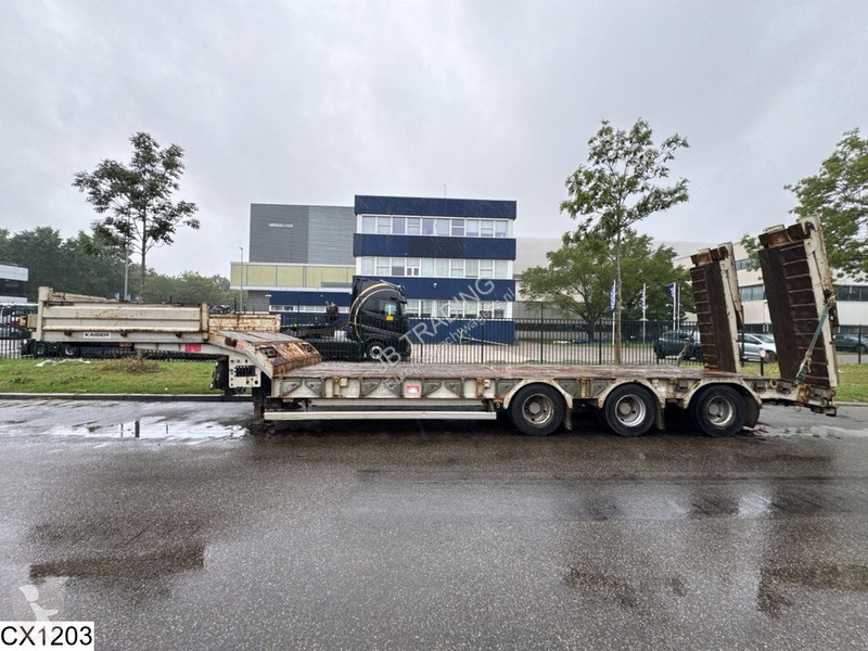 Porte engins Kaiser Lowbed 57,000 kg, steering...