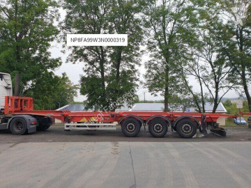 Semi remorque porte containers