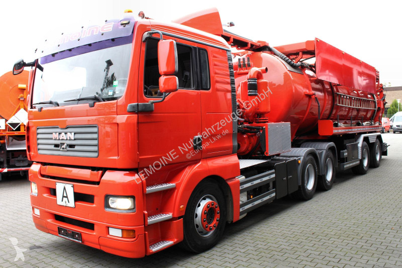 Vrachtwagencombinatie MAN 2-Achs Hellmers 26m3...