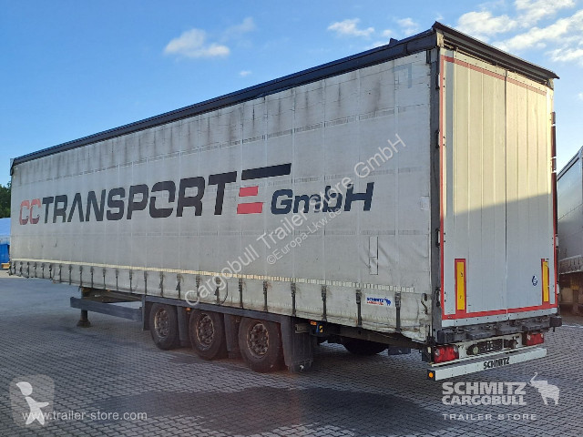 Schmitz Cargobull Curtainsider Mega semi-trailer