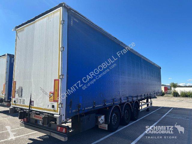 Semiremorca Fruehauf Semitrailer Curtainsider...