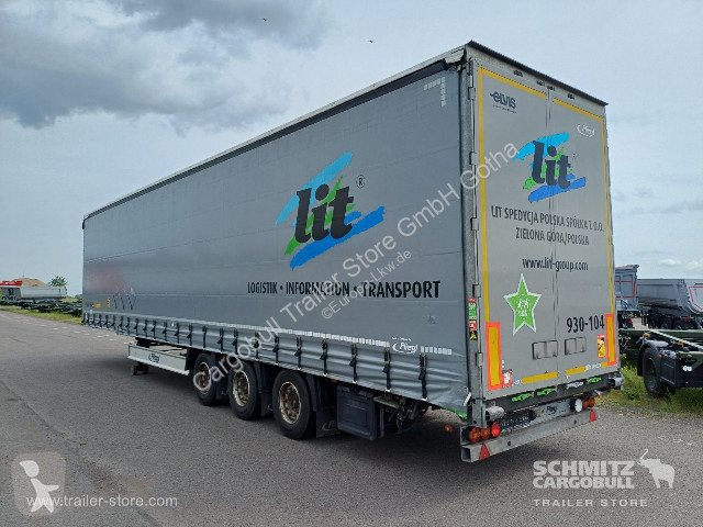 نصف مقطورة Fliegl Curtainsider Mega Getränke