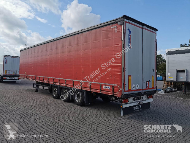 Semitrailer Schmitz Cargobull Curtainsider Mega