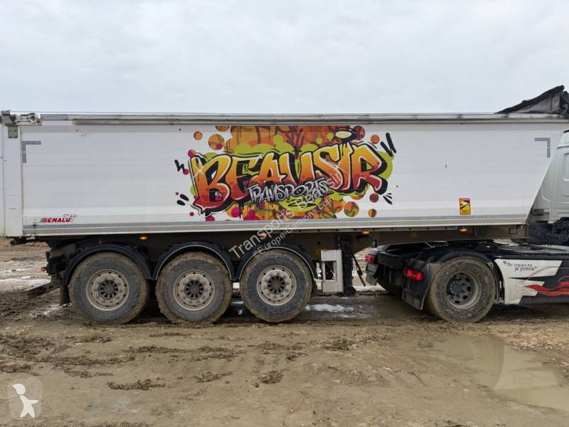 Benalu  semi-trailer