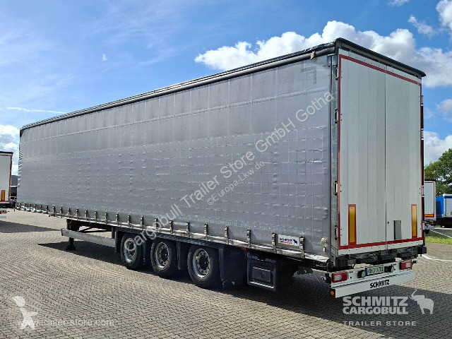 Schmitz Cargobull Curtainsider Mega Getränke...