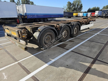 Semi remorque porte containers Kögel