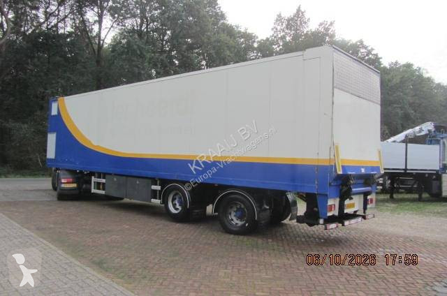 Floor  semi-trailer