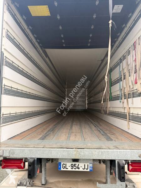 نصف مقطورة Fruehauf
