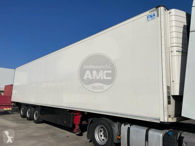 Semitrailer Schmitz Cargobull SCB-S3B 3 EIXOS...