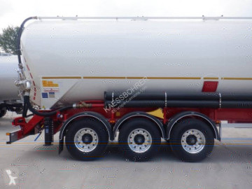 نصف مقطورة صهريج مسحوق Kässbohrer جديد