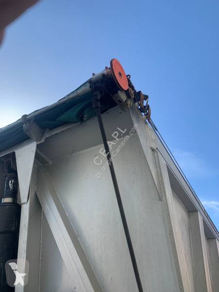 Semitrailer Total Trailers