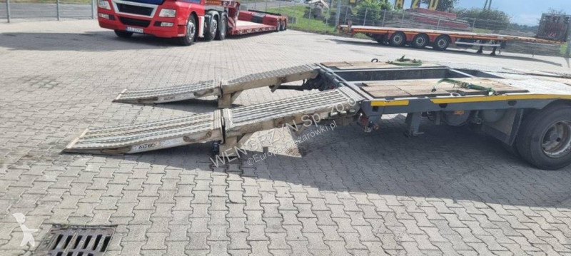 Semiremorca  Naczepa niskopodwoziowa 3 osiowa...