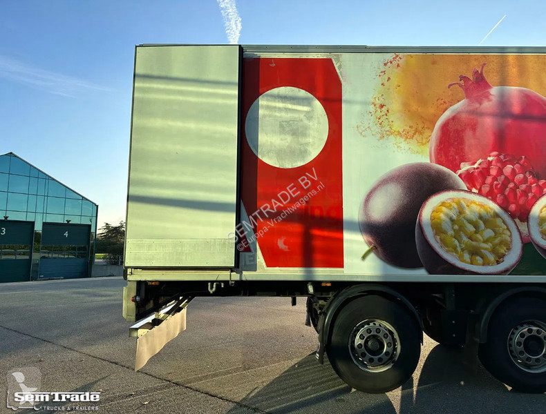 Semitrailer Chereau RENDERS CARRIER MAXIMA 1300...