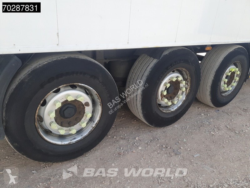 Semiremorca Carnehl CSS/AL 3 axles 8mm Liftachse