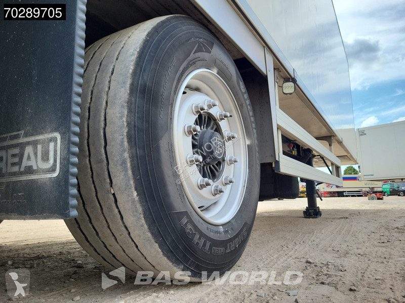 Semitrailer Chereau Thermo King A400 3 axles...