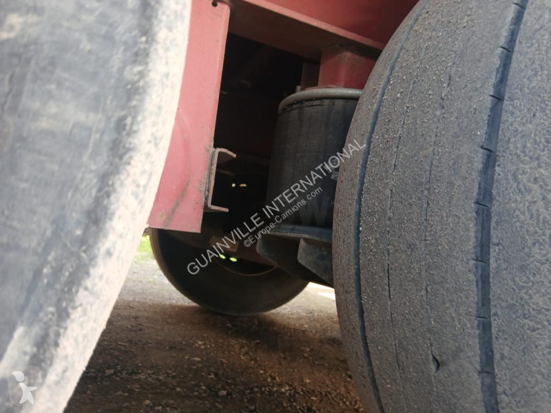 نصف مقطورة Billaud