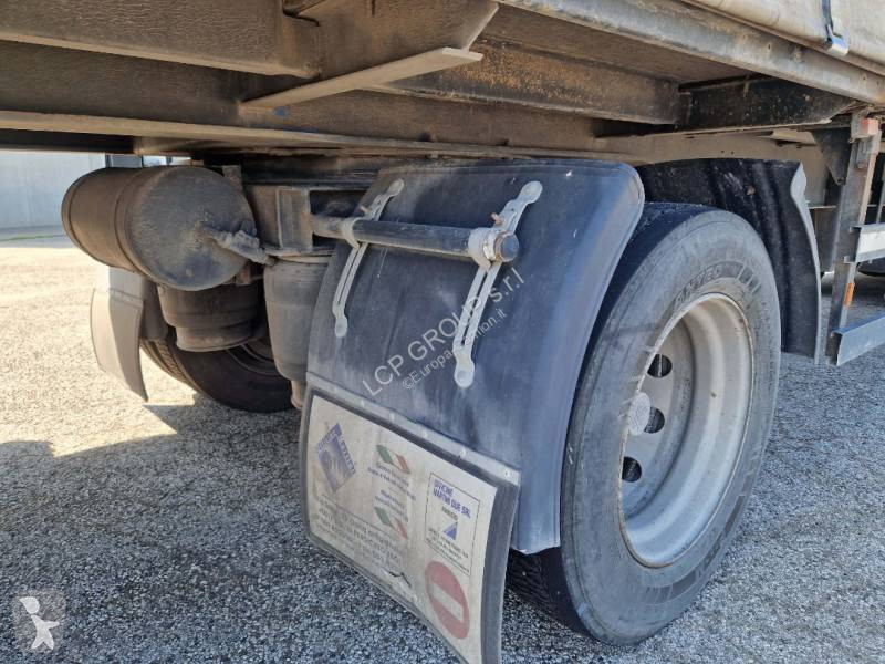 نصف مقطورة Schmitz Cargobull SK010