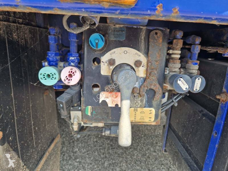 نصف مقطورة Krone SDP27