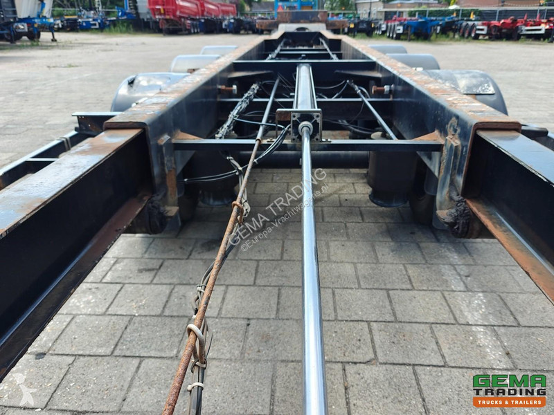 Oplegger Renders RMOC 12 27CC 40/45FT - Rear...