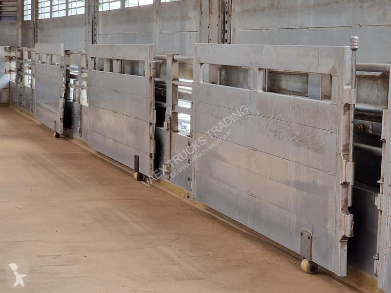 نصف مقطورة Finkl 3 deck - lift- water - vans -...