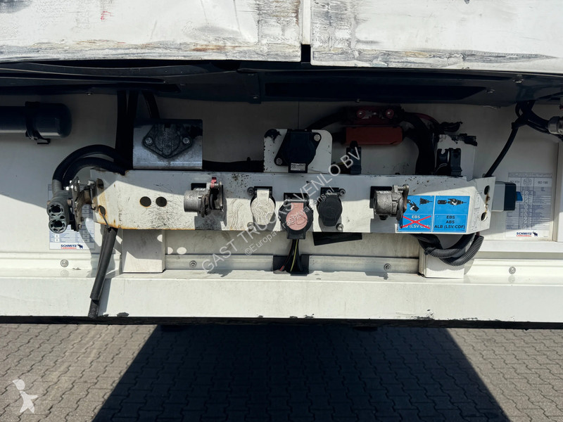 Полуприцеп Schmitz Cargobull Thermo King SLXi...