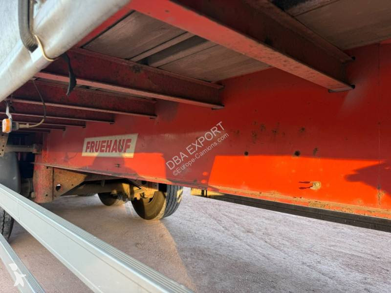 Fruehauf Bâchée semi-trailer