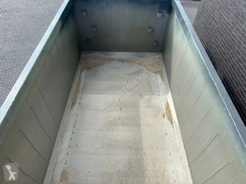 Semirimorchio Kempf SKM 39/3CEMENTDEKVLOER...