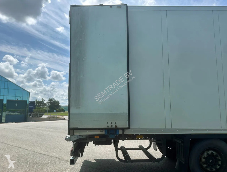 Oplegger Schmitz Cargobull SCB*S3B THERMO KING...