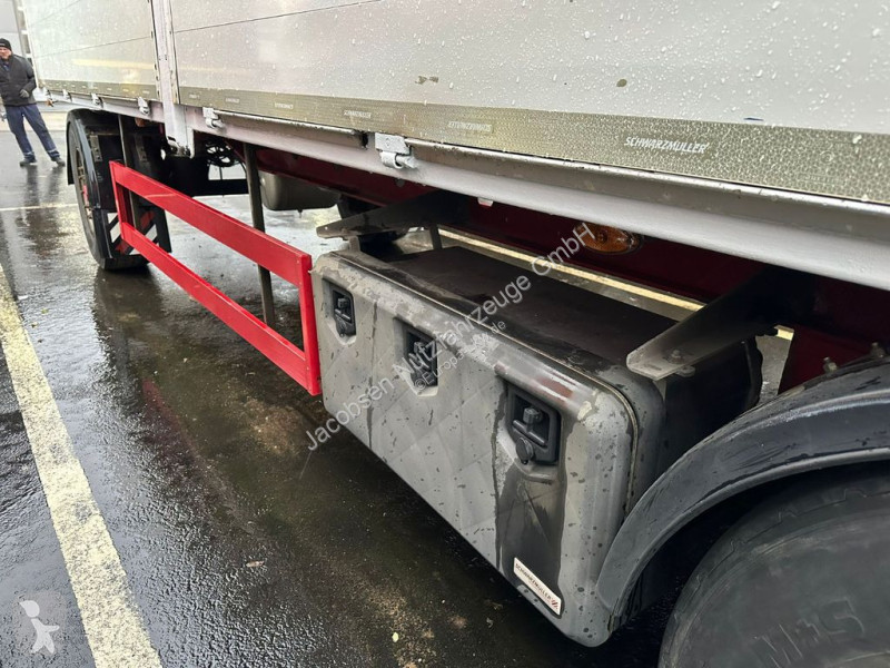 Semitrailer Schwarzmüller