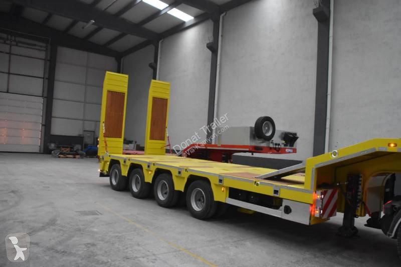 نصف مقطورة Donat 4 axle hydraulic lowbed...
