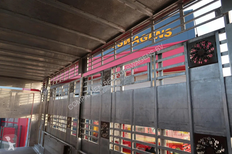 نصف مقطورة Pezzaioli SBA 31 - Cattle Transport