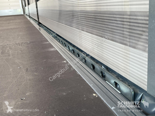 نصف مقطورة Berger Curtainsider Standard Getränke