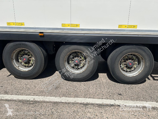 نصف مقطورة Schmitz Cargobull Reefer Standard...
