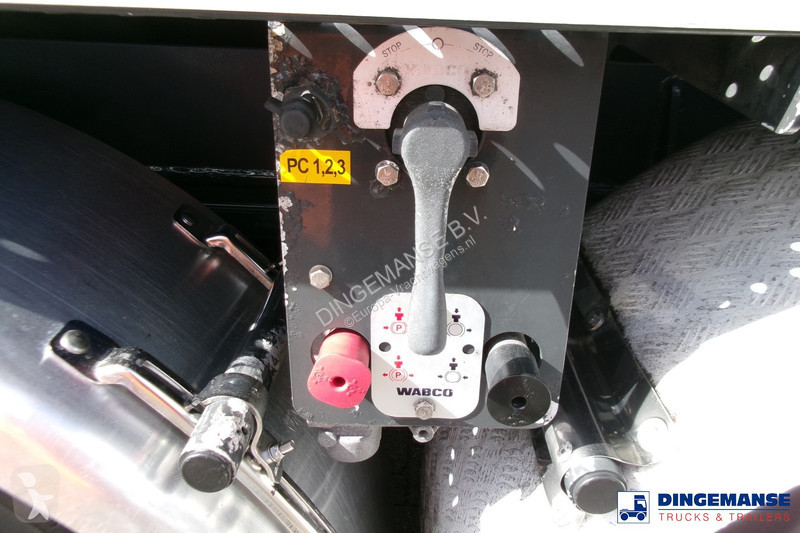 Semiremorca LAG Fuel tank alu 44.5 m3 / 6 comp...