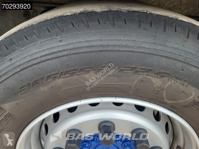 Semitrailer Schmitz Cargobull SCB*S3 Low Hours...