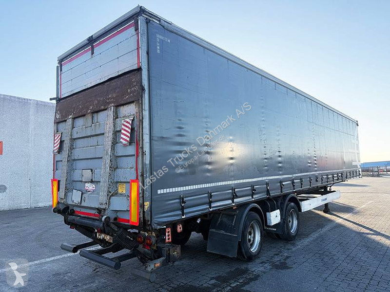نصف مقطورة Krone Curtainsider / Planenauflieger