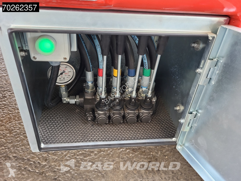 نصف مقطورة  Lowbed 2 axles NEW Hydr. Ramps....