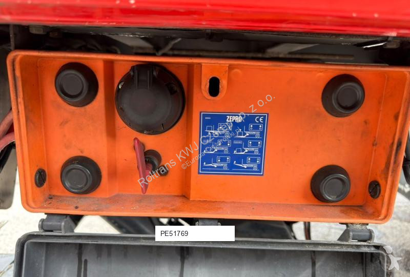 نصف مقطورة LAG