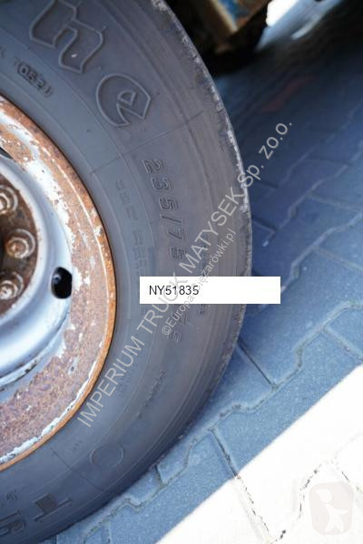 Náves Trax
