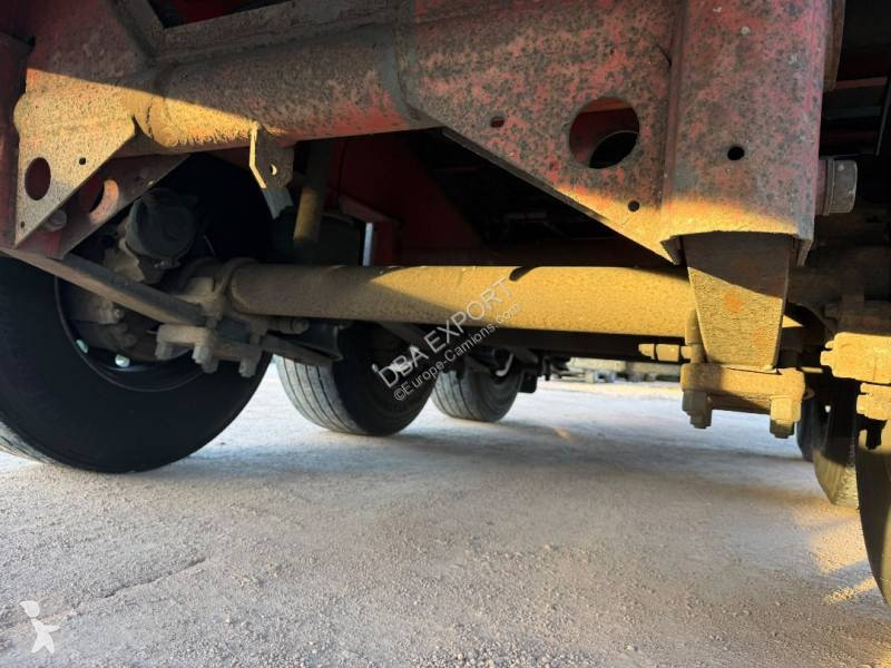Fruehauf Bâchée semi-trailer