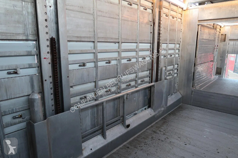 نصف مقطورة Pezzaioli SBA 32 - Cattle transport