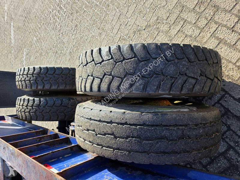 نصف مقطورة  Wide spread - 8 Tires - Drumbrakes...