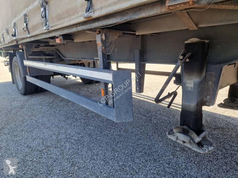 نصف مقطورة Schmitz Cargobull SK010