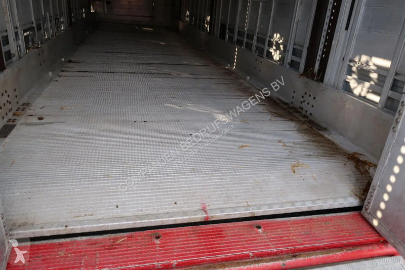 نصف مقطورة Pezzaioli SBA 31 - Cattle transport...