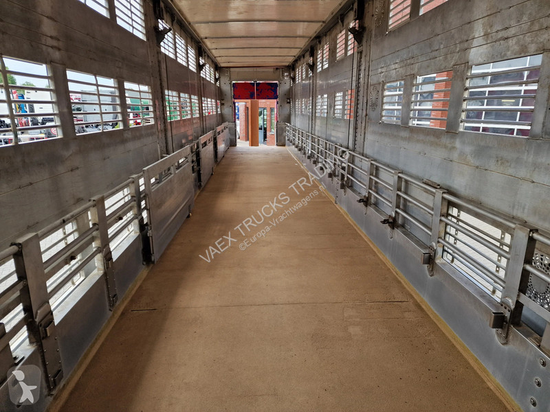 نصف مقطورة Finkl 3 deck - lift- water - vans -...