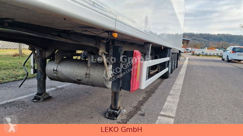 نصف مقطورة Fruehauf Frigo Semi 38T Vector...