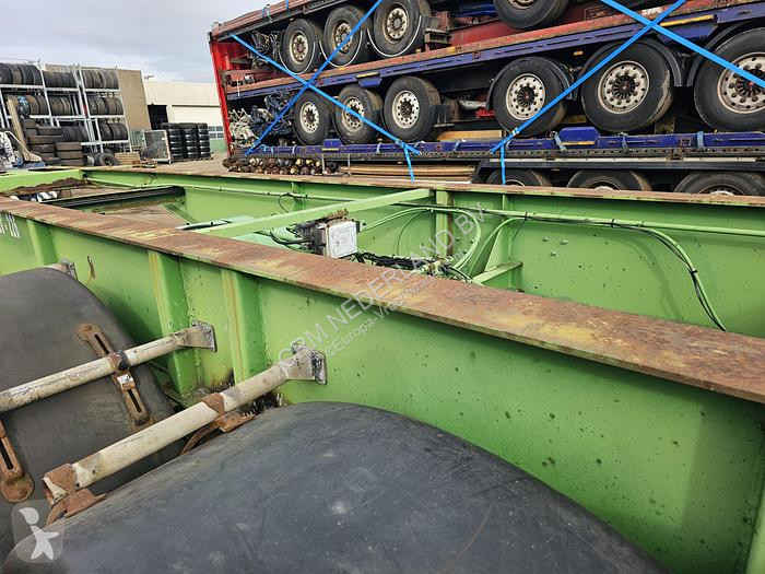 Semitrailer Renders Euro 700 2 axle 20 ft...
