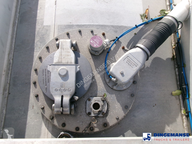 Semiremorca Cobo Fuel tank alu 44.7 m3 / 6 comp