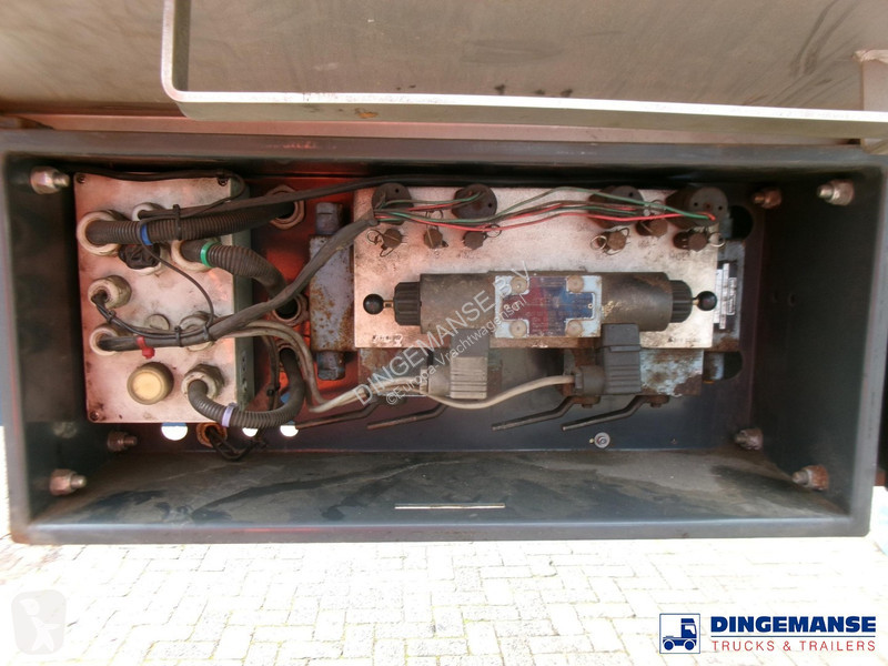 Semiremorca Nooteboom 3-axle lowbed trailer...