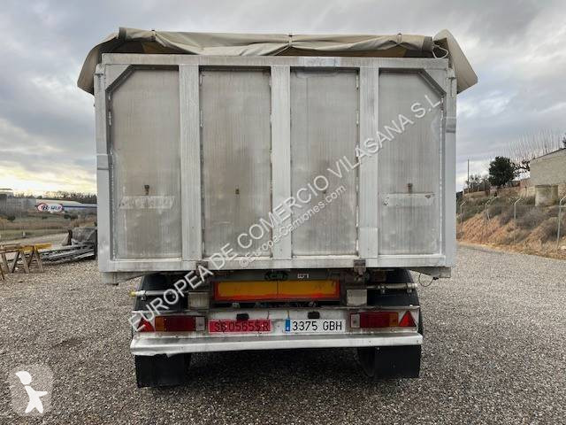 نصف مقطورة Benalu